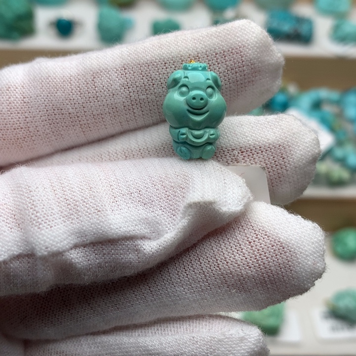 绿松石未镶嵌珠宝奇石高瓷绿小猪10.7*16.1mm