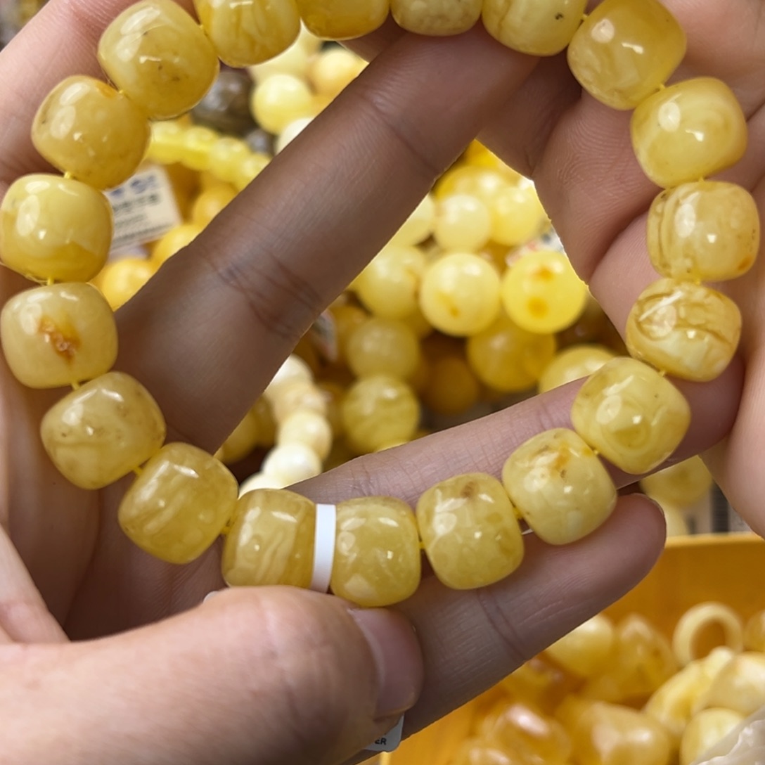 琥珀珠宝奇石未镶嵌