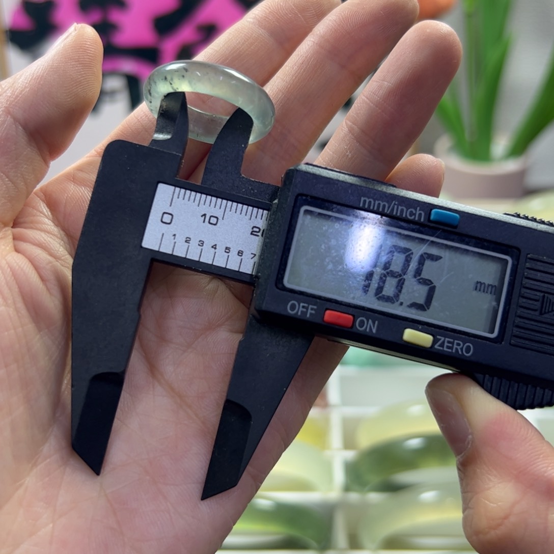 蛇纹石玉未镶嵌手镯97