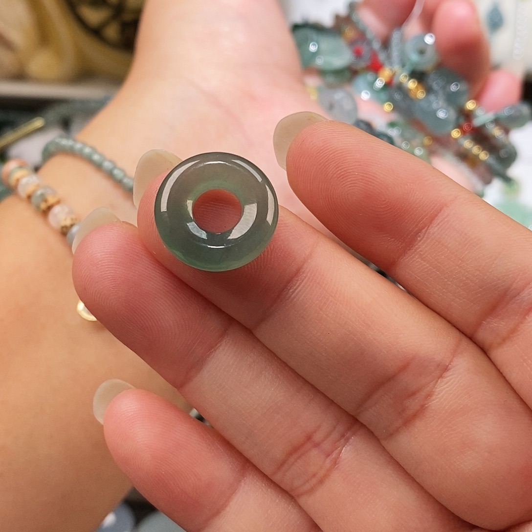 可***子翡翠未镶嵌颈饰冰种甜甜圈卡16