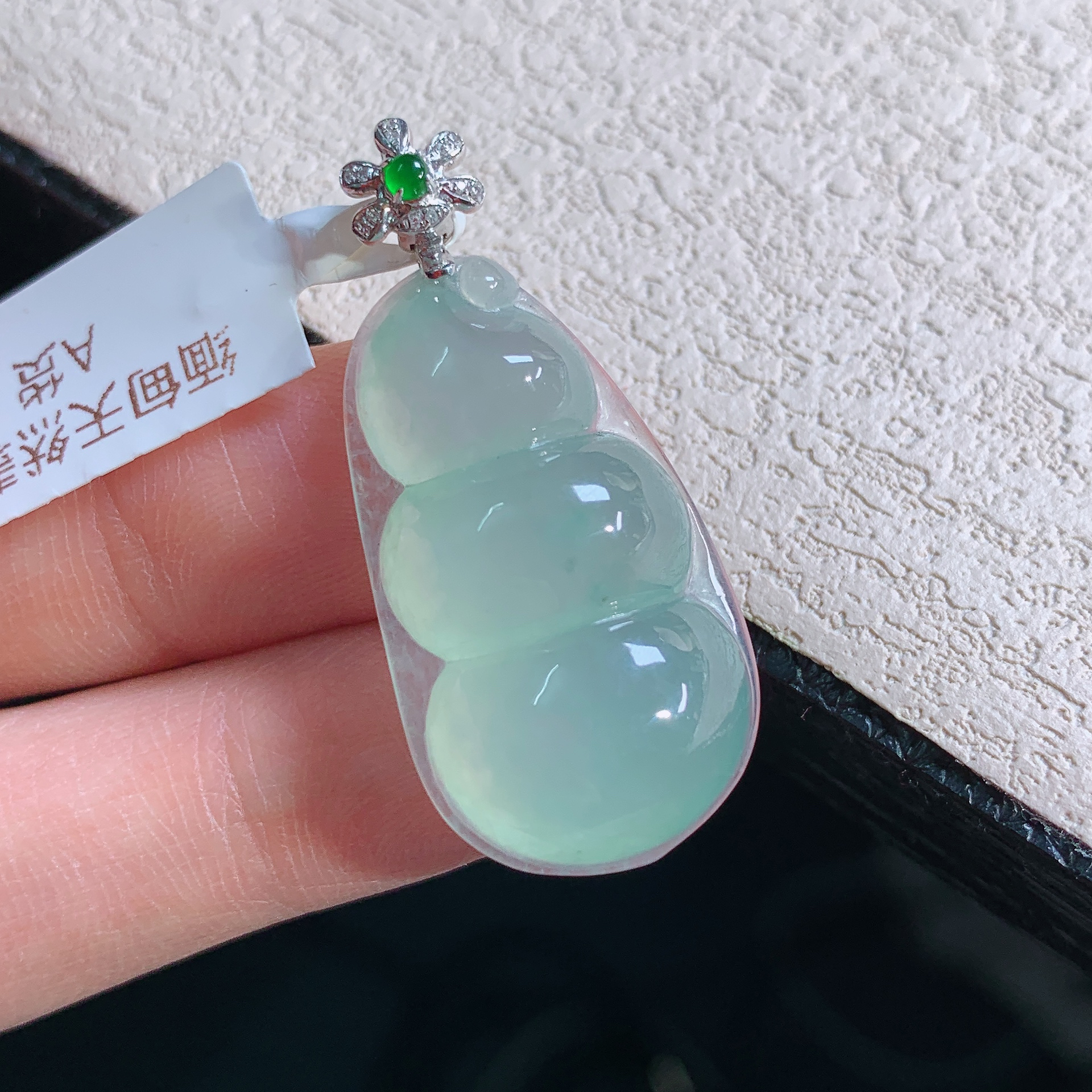 缅甸天然翡翠A货老坑冰种飘花福豆经典吊坠高品质精雕高档礼物