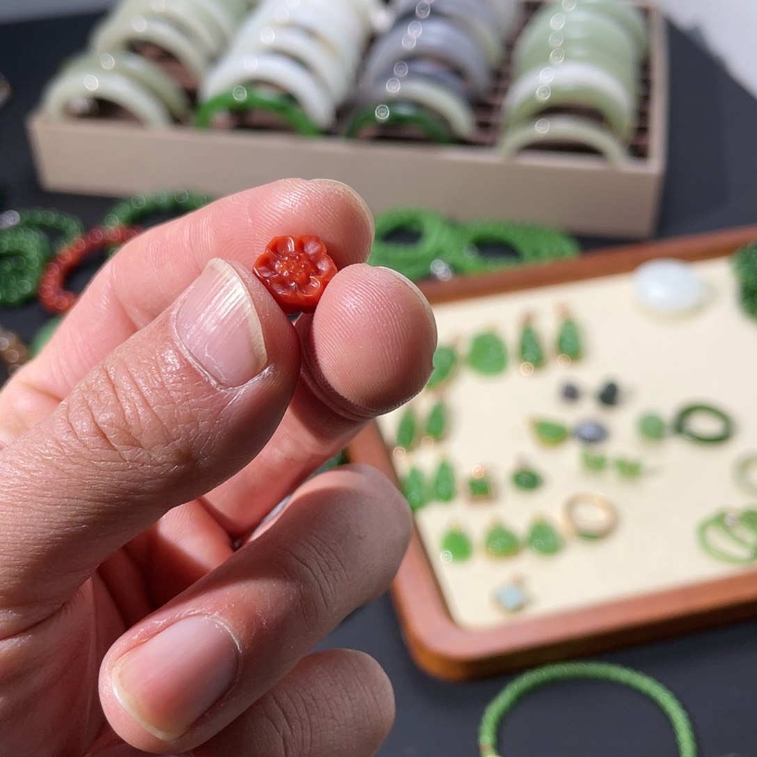 南红玛瑙颈饰未镶嵌