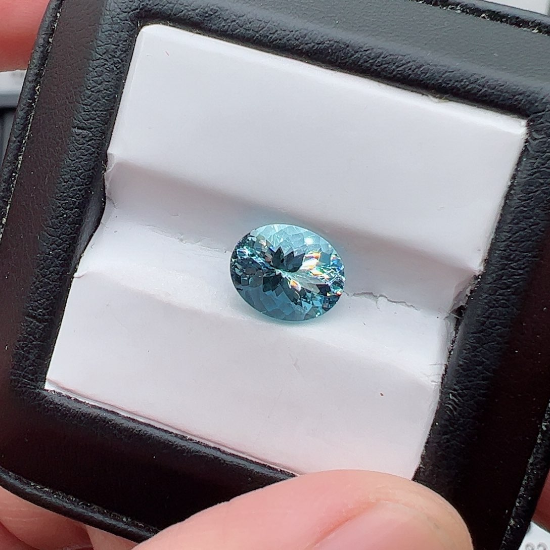 海蓝宝石裸石未镶嵌2.3克拉圣玛利亚
