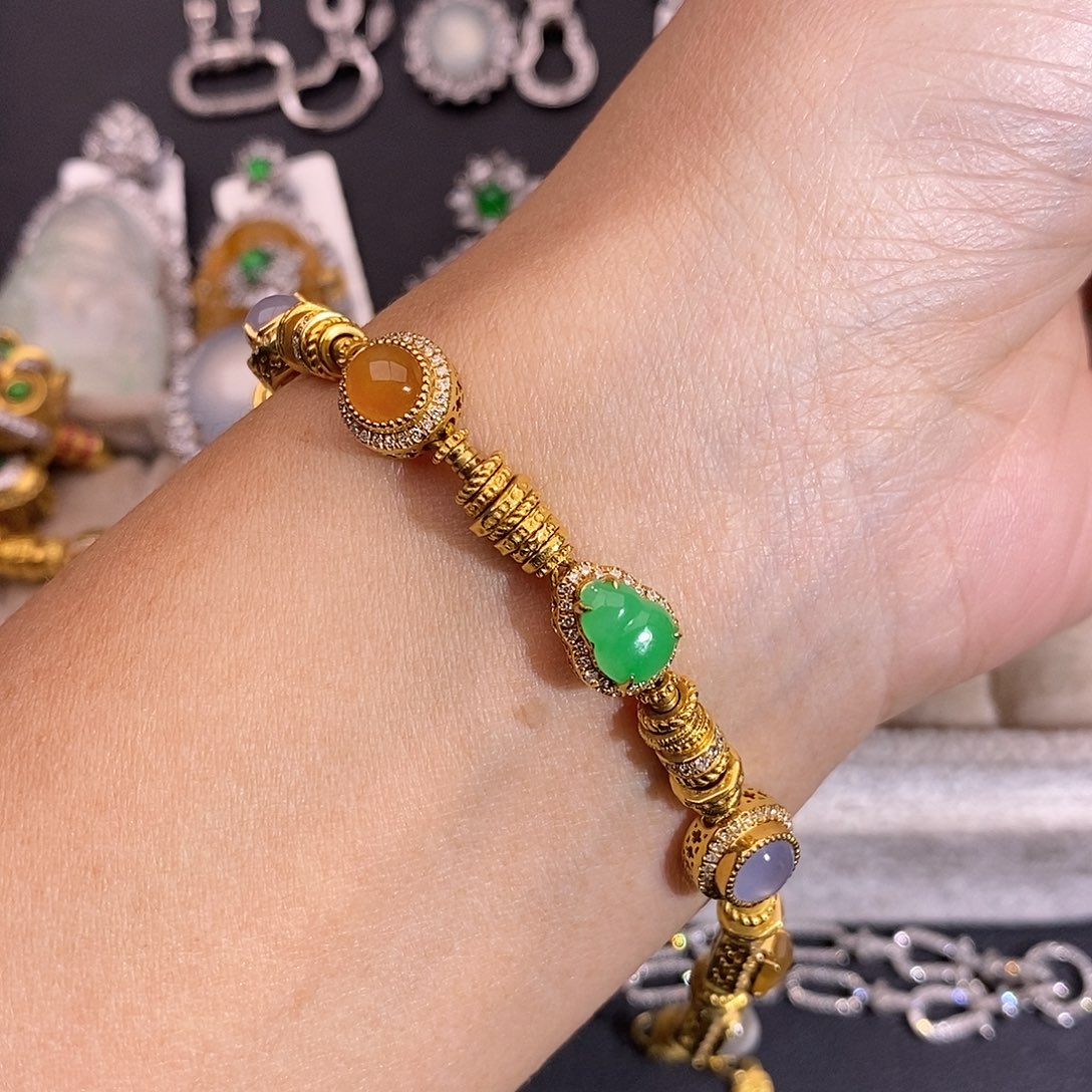 翡翠18K金镶嵌手链手链