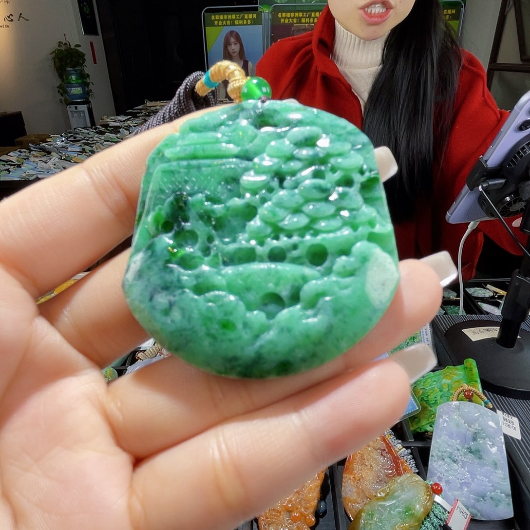 颈饰未镶嵌翡翠一