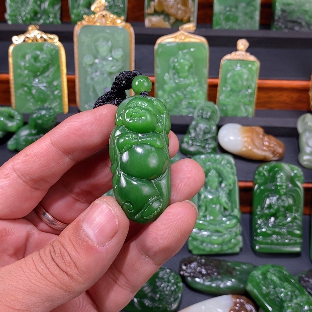 和田玉颈饰未镶嵌人*