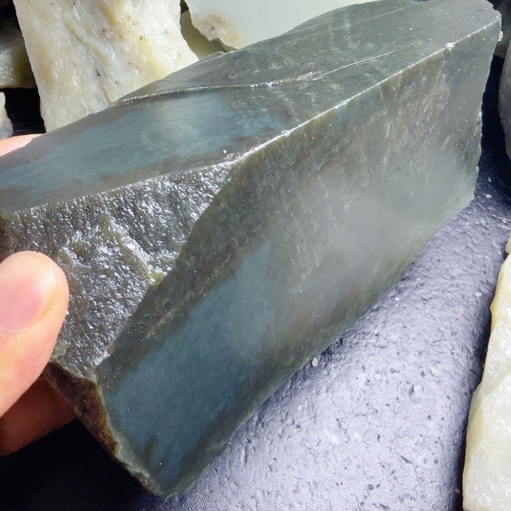 和田玉（糖玉）未镶嵌珠宝奇石