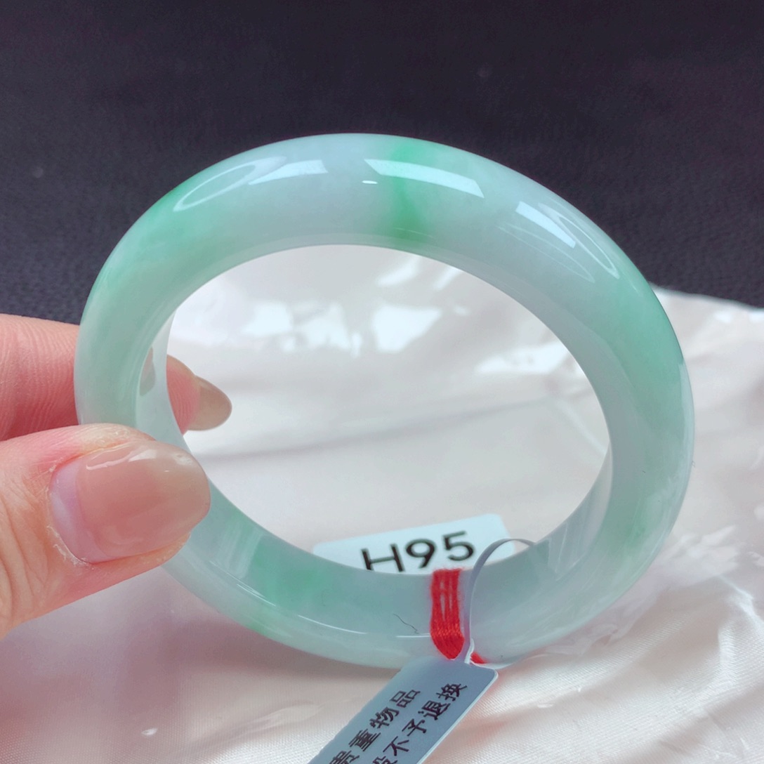 翡翠手镯未镶嵌手镯88