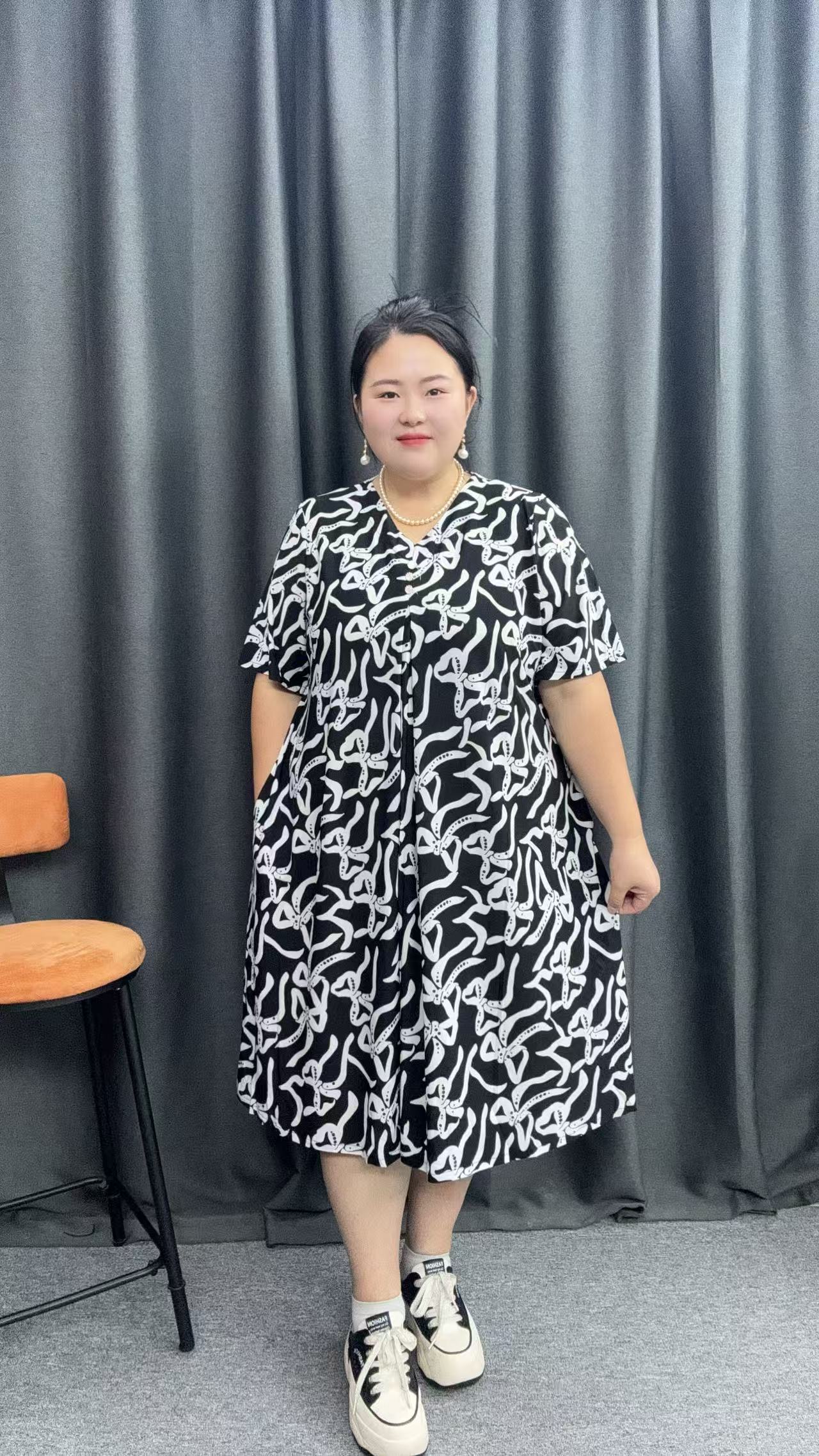 120-240斤特大码夏季冰丝胖妈妈连衣裙中老年洋气显瘦宽松裙女