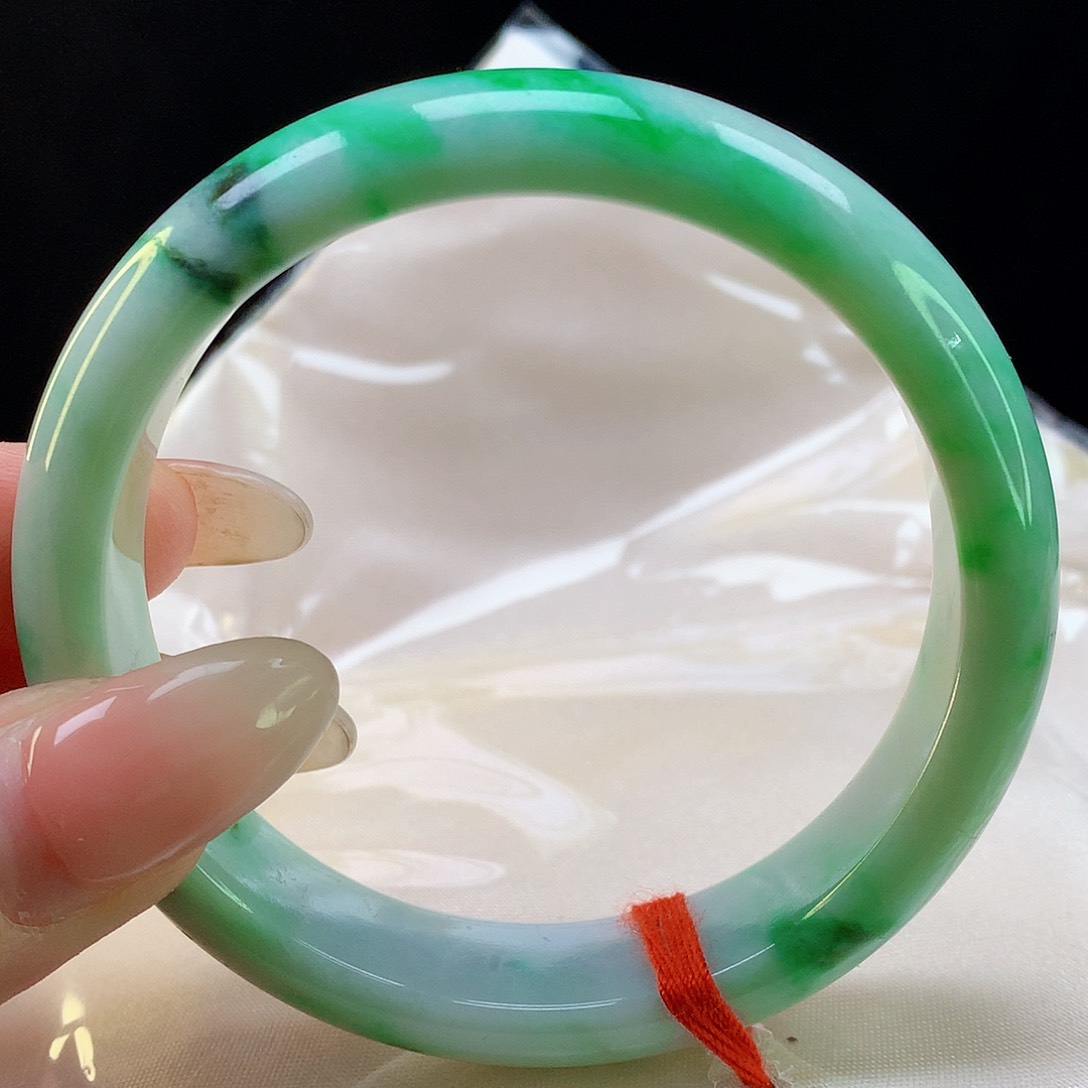 翡翠手镯未镶嵌天然翡翠1181