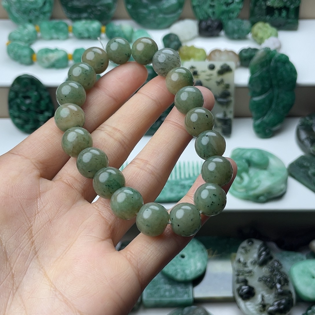 蜜***霞独山玉未镶嵌手串