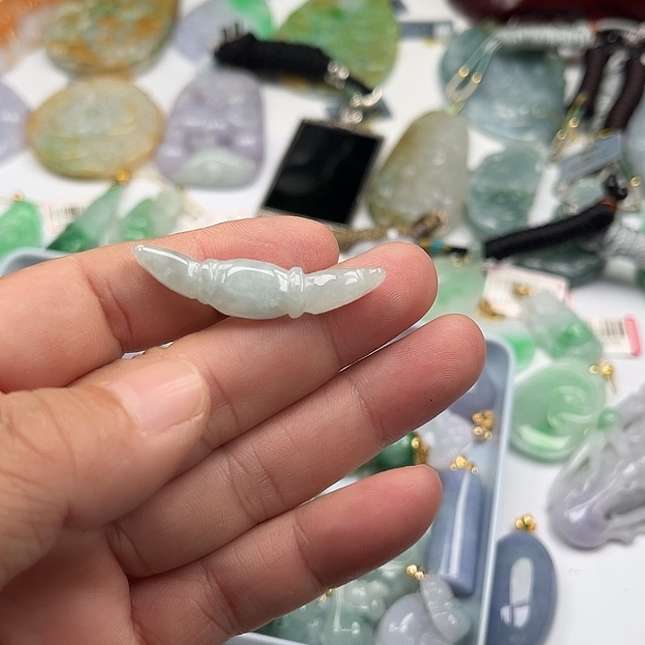 翡翠未镶嵌挂件挂件