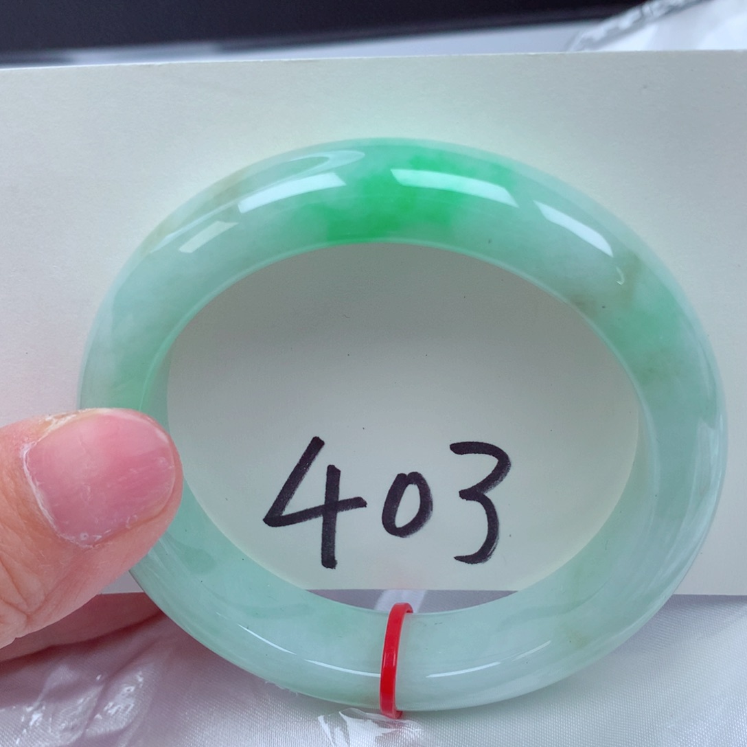 翡翠手镯未镶嵌翡翠