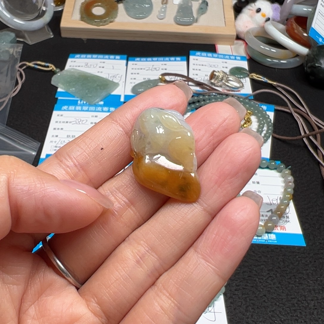 翡翠未镶嵌颈饰天然A货缅甸翡翠