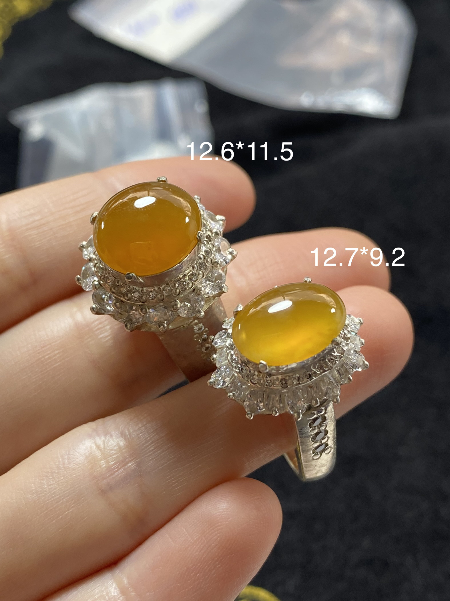 缅甸天然翡翠A货铜托镶嵌