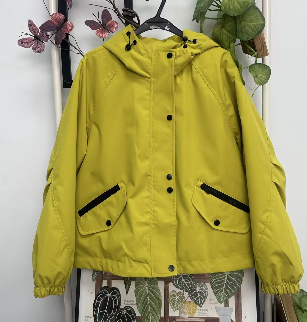 爱家剪标2025冬季新款休闲通勤百搭设计感加绒连帽外套