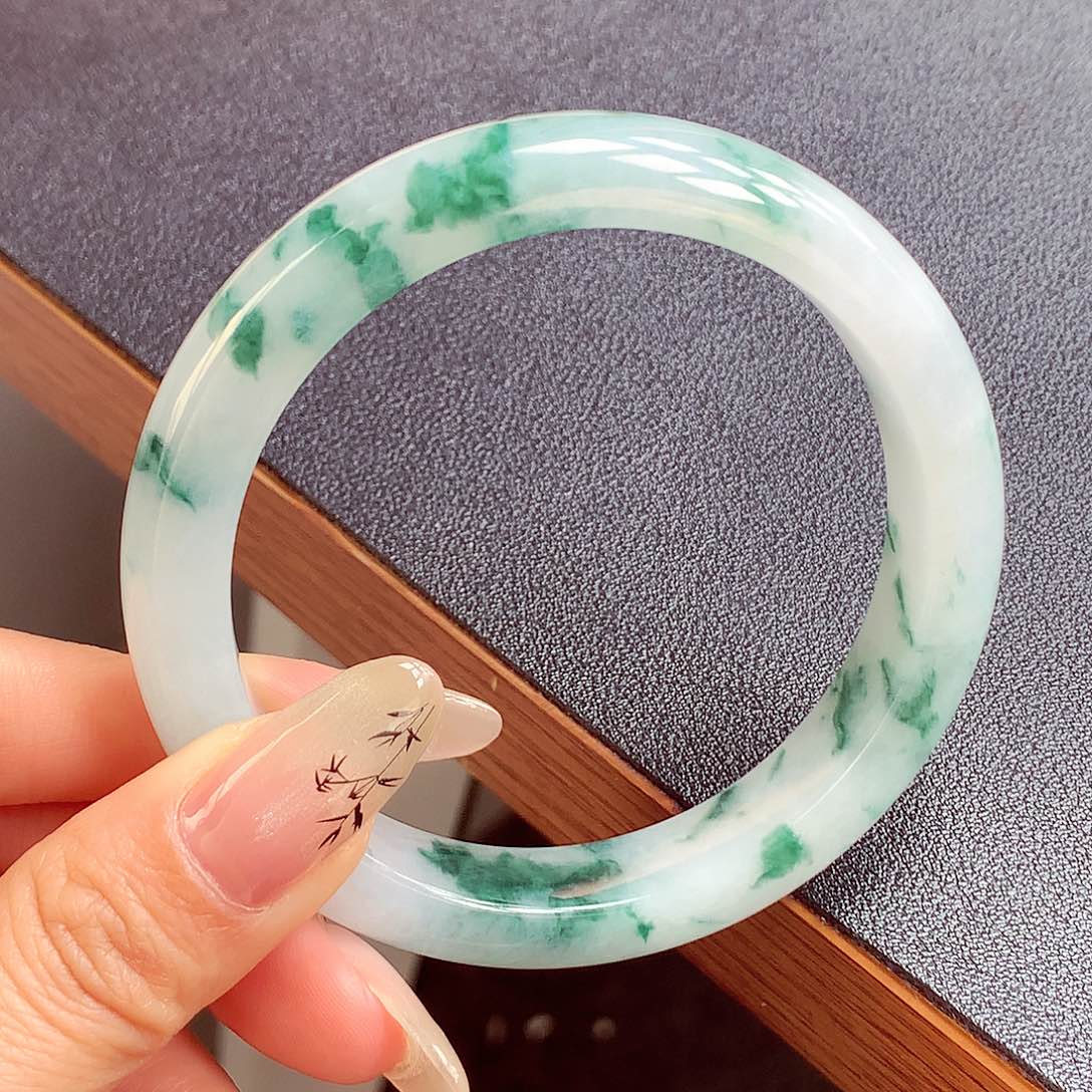 翡翠手镯未镶嵌缅甸翡翠
