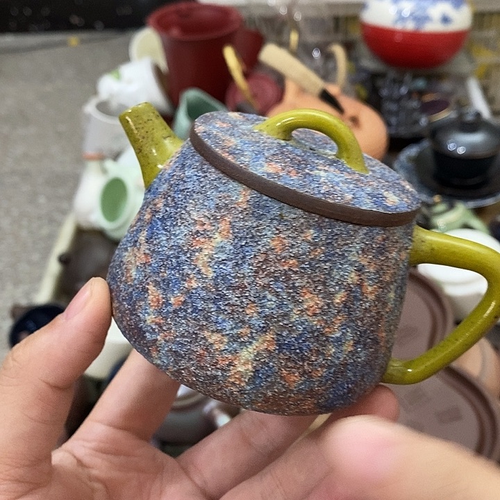 陶瓷艺术品及陶瓷壶