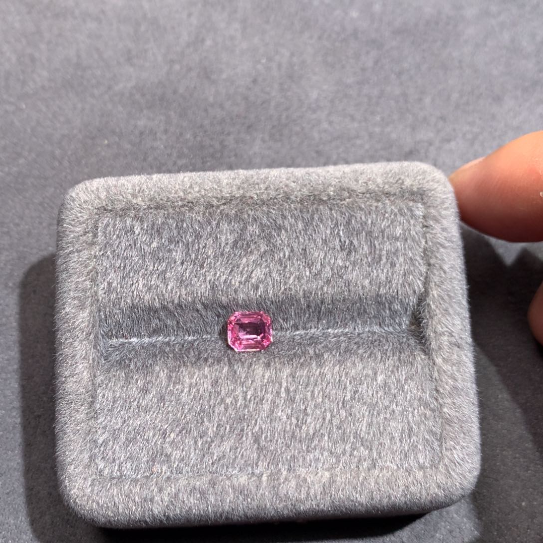 蓝宝石裸石未镶嵌1.2克拉