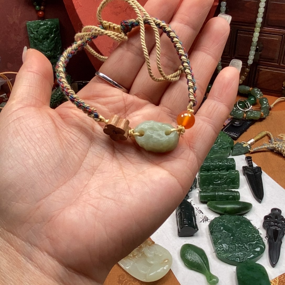 和田玉未镶嵌颈饰