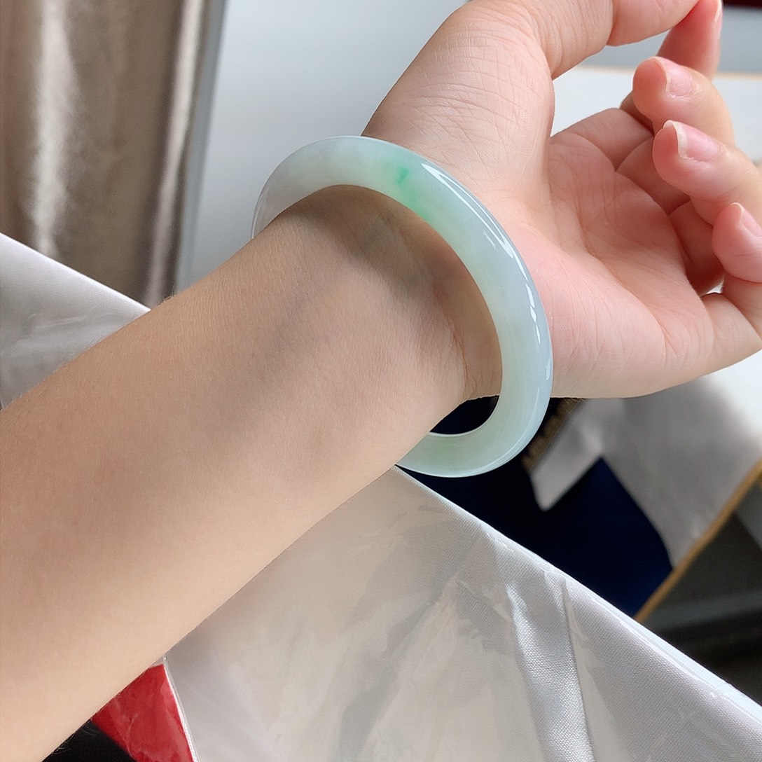 翡翠手镯未镶嵌6号