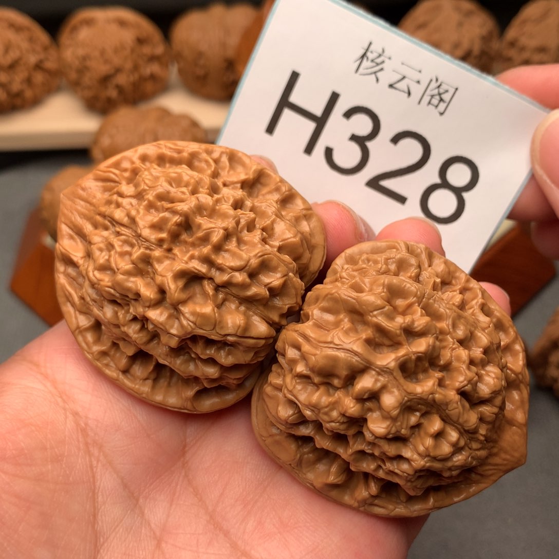 文玩核桃把件46+近全官帽