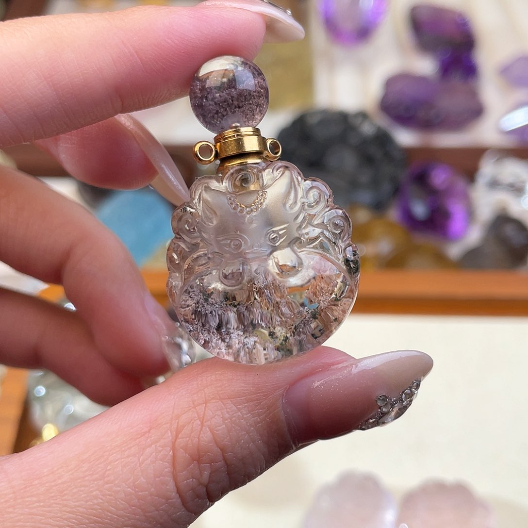 水晶颈饰未镶嵌初****n天然水晶吊坠200