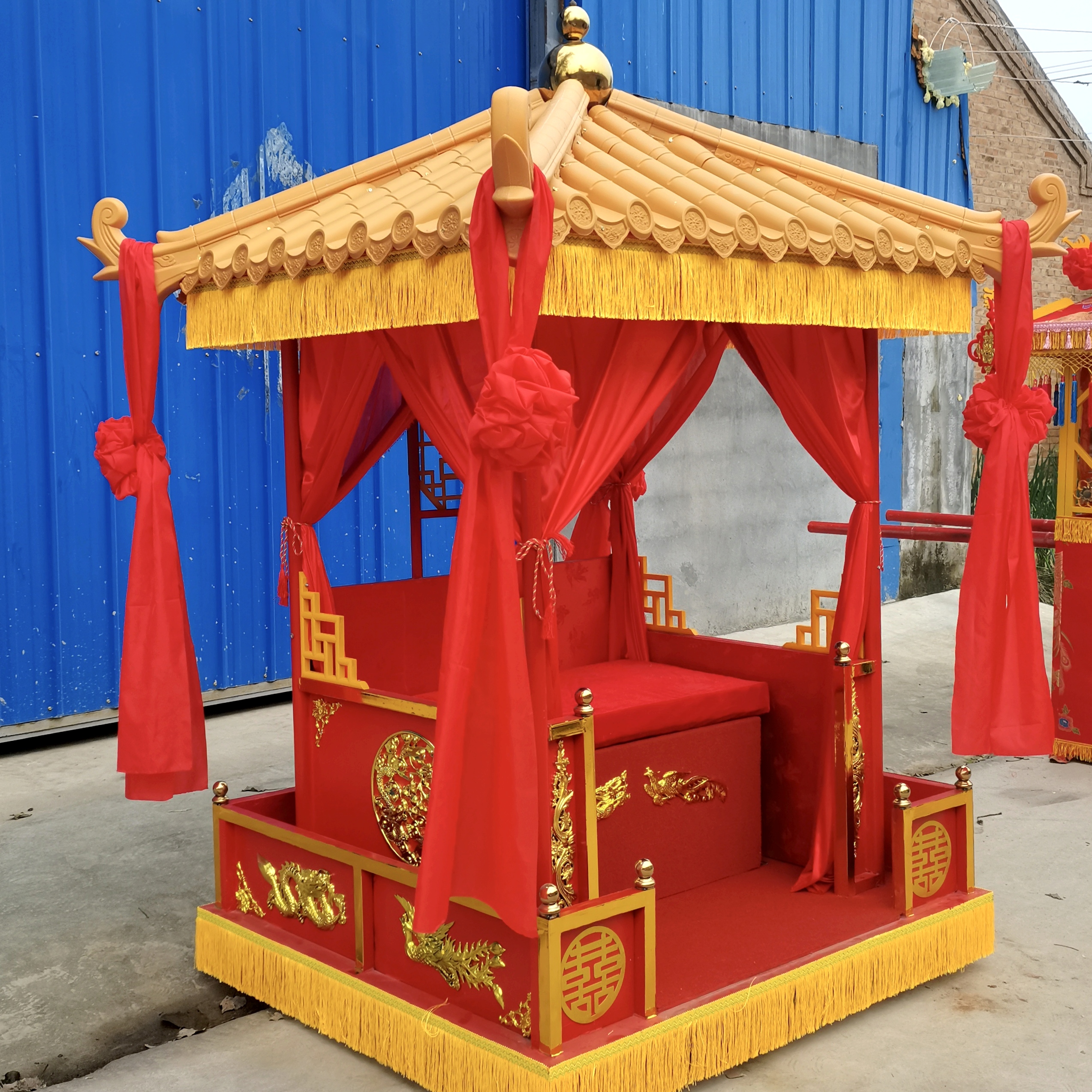 婚庆道具中式婚礼花轿八抬大轿汉唐步撵仿古瓦镂空花轿凤撵轿子