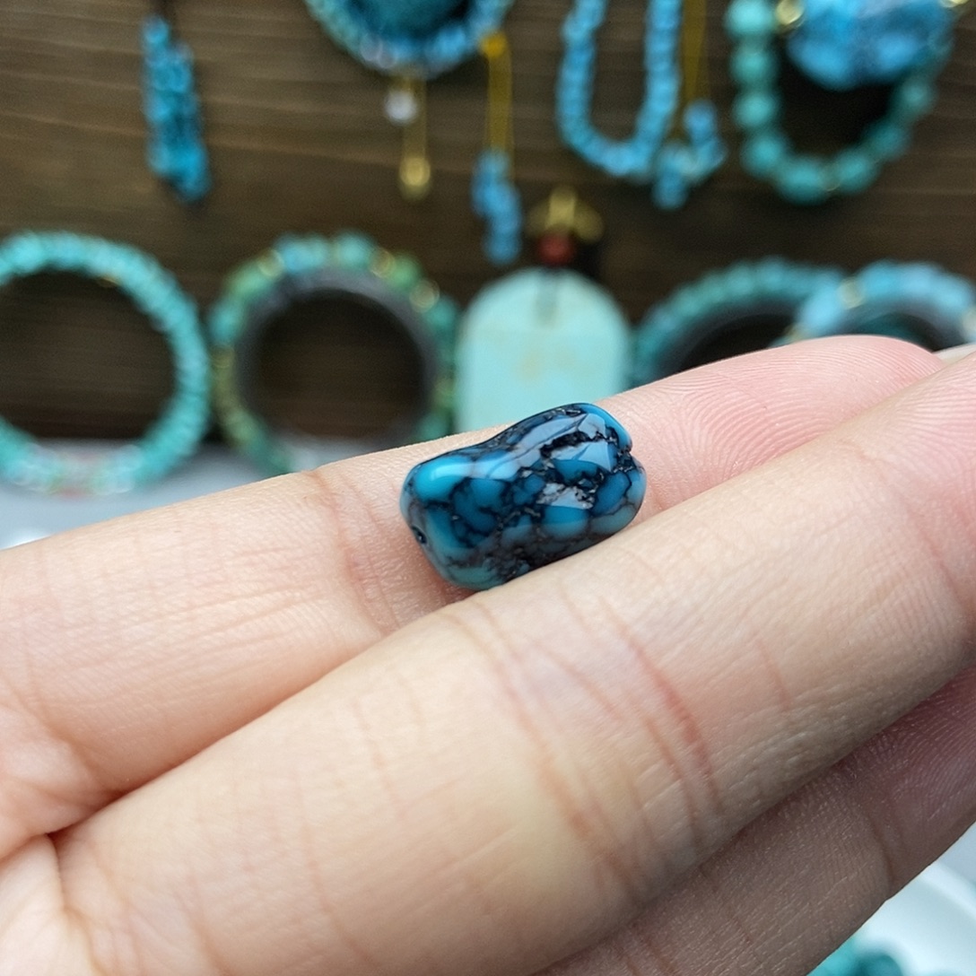 绿松石未镶嵌乌兰花