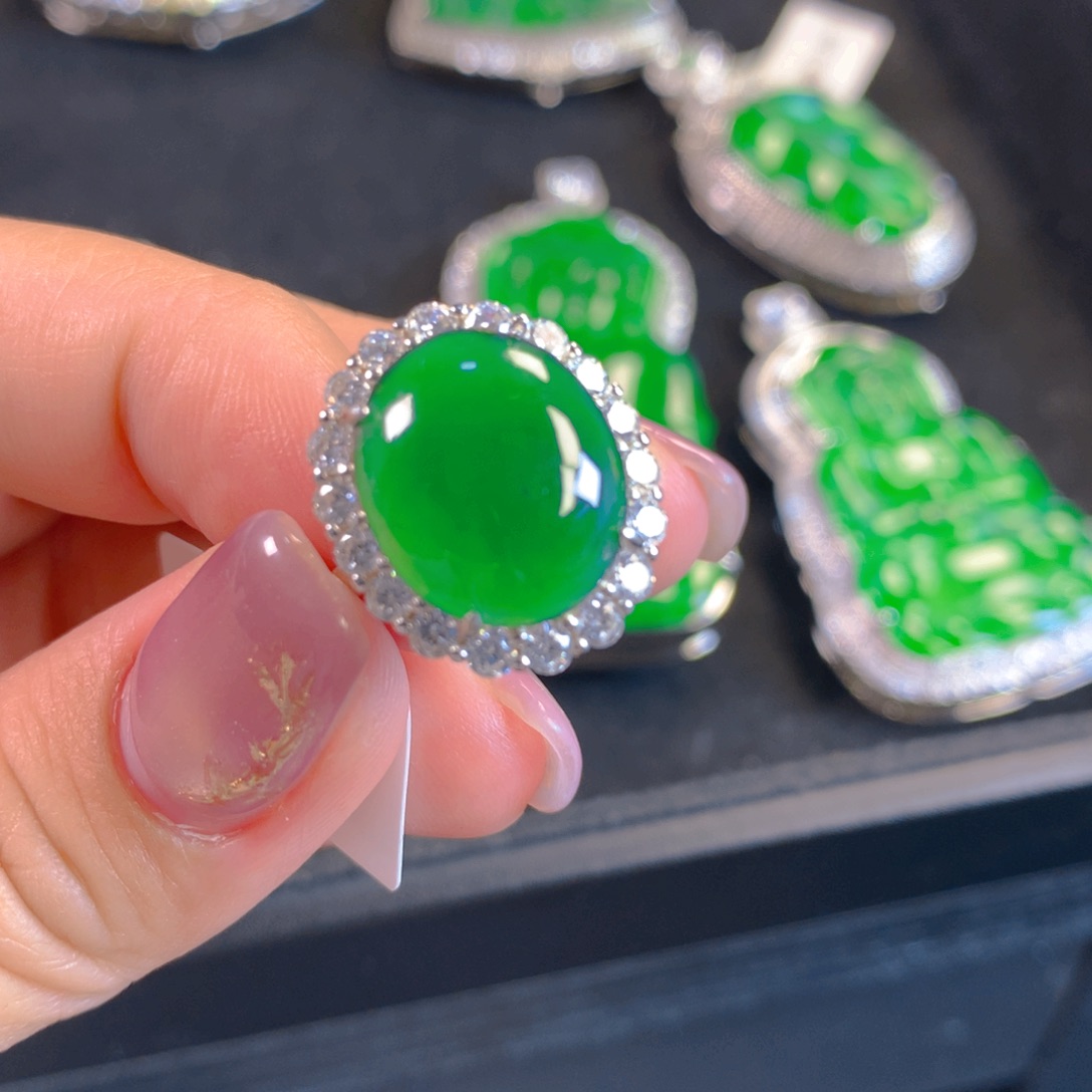 翡翠颈饰银S925镶嵌翡翠