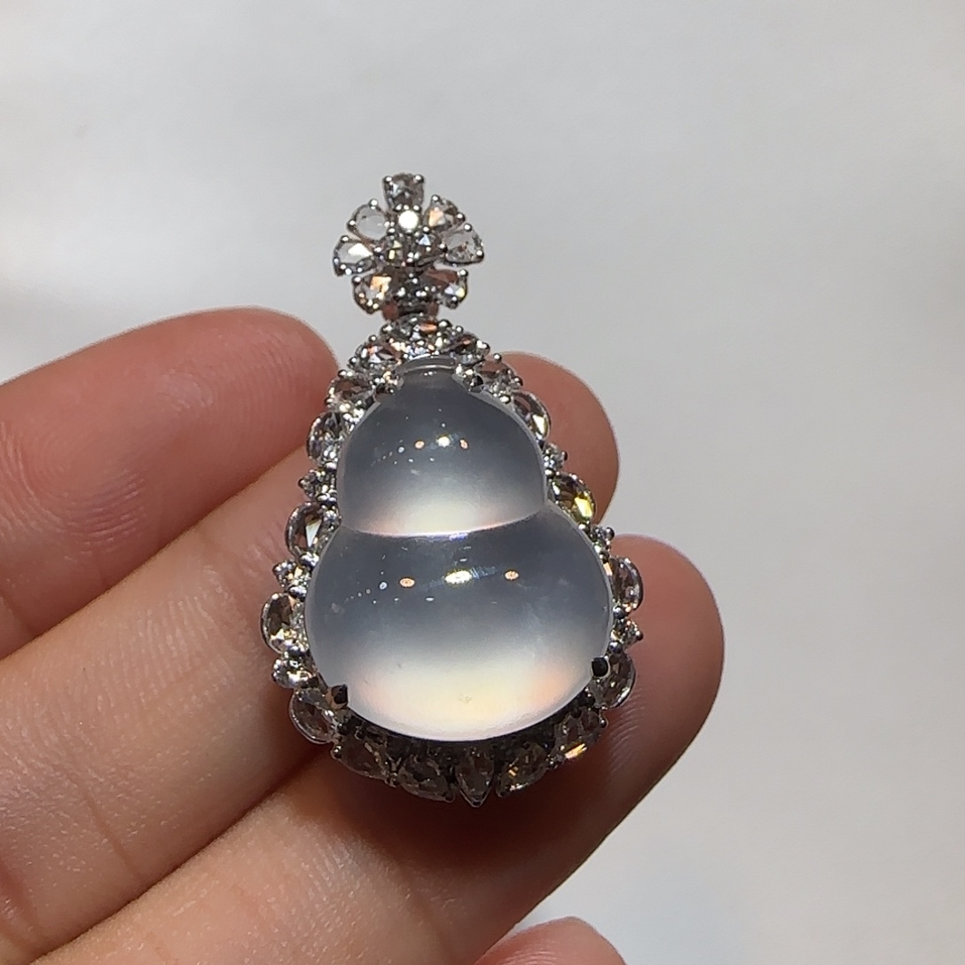 翡翠18K金镶嵌吊坠(不含链)葫芦