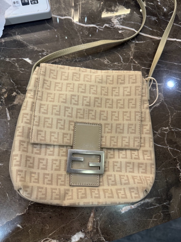 95新 FENDI/芬迪 芬迪老花斜挎手机包