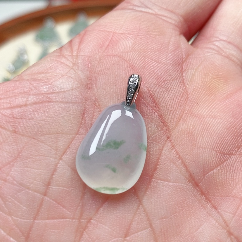 【闪购商品】翡翠吊坠(不含链)18K金镶嵌