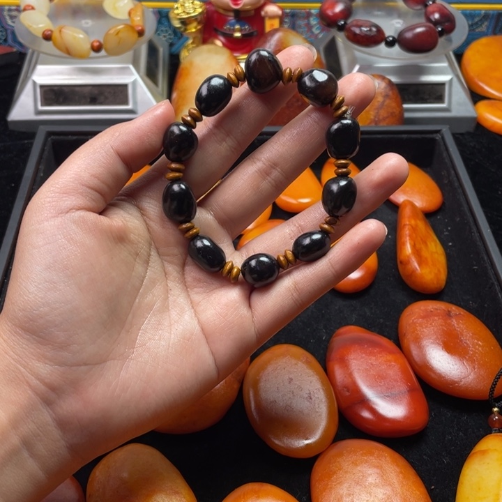 正***和田玉未镶嵌颈饰