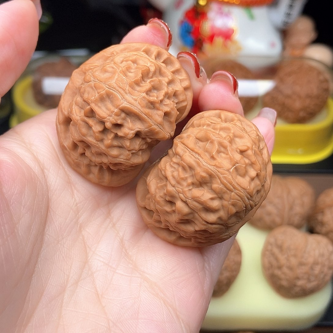文玩核桃吊坠40宫灯