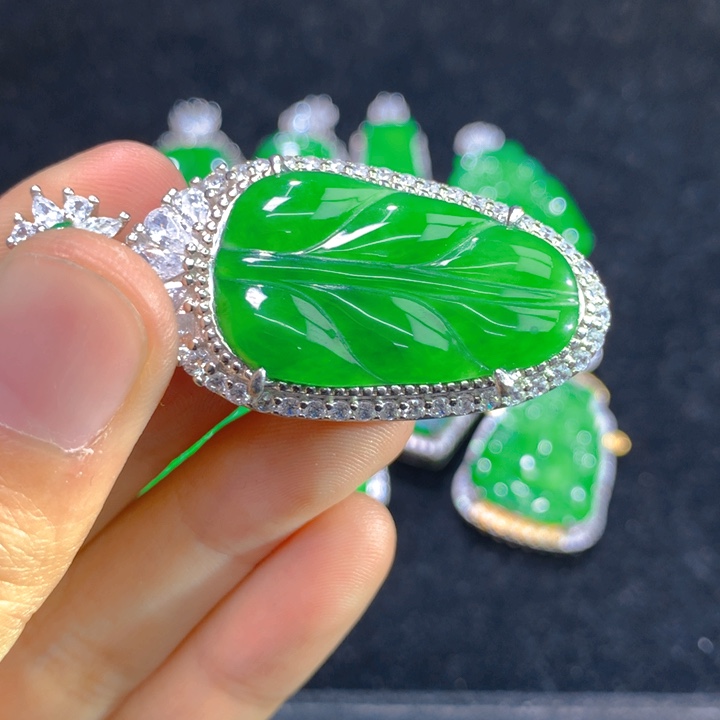 翡翠颈饰银S925镶嵌柒**璇一个