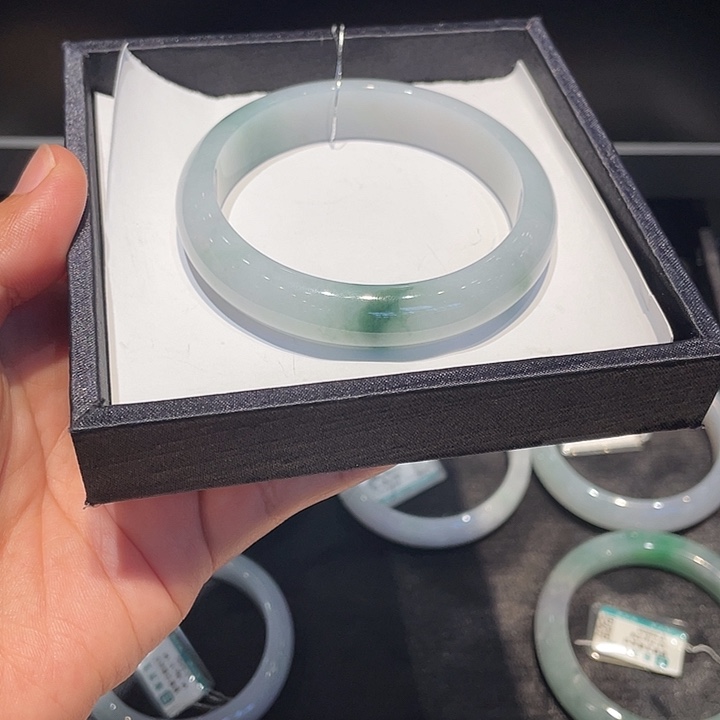 翡翠未镶嵌手镯翡翠手镯