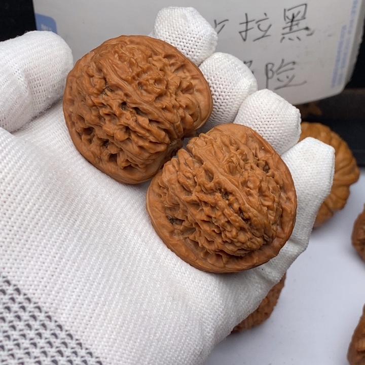 把件文玩核桃球形南疆石40