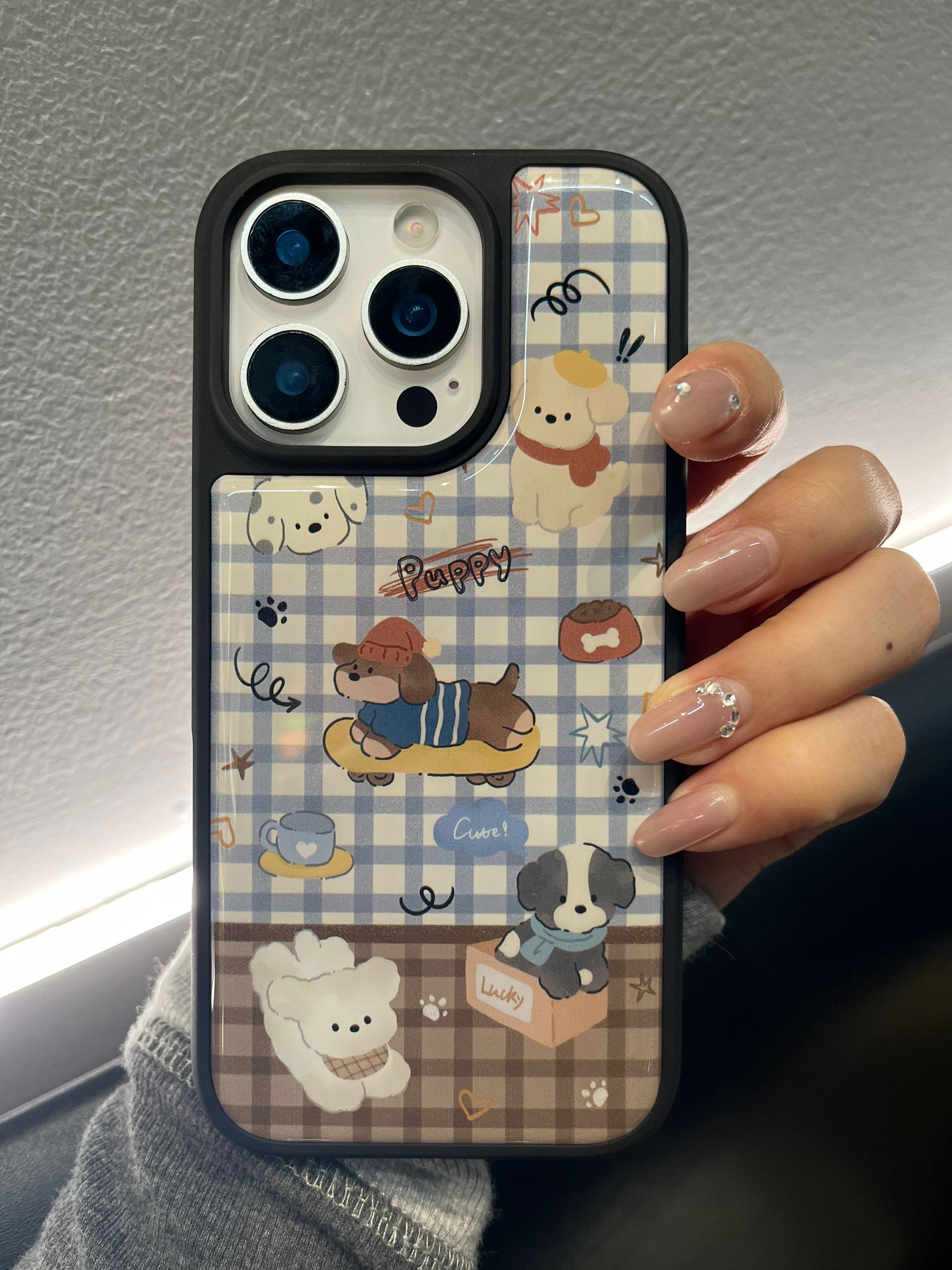 【黑边滴胶】秋冬格子小狗手机壳适用于iPhone17promax16pro苹果15