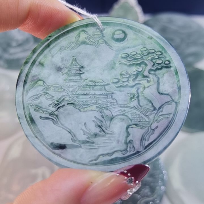 翡翠颈饰未镶嵌天然的A货翡翠多样性发货