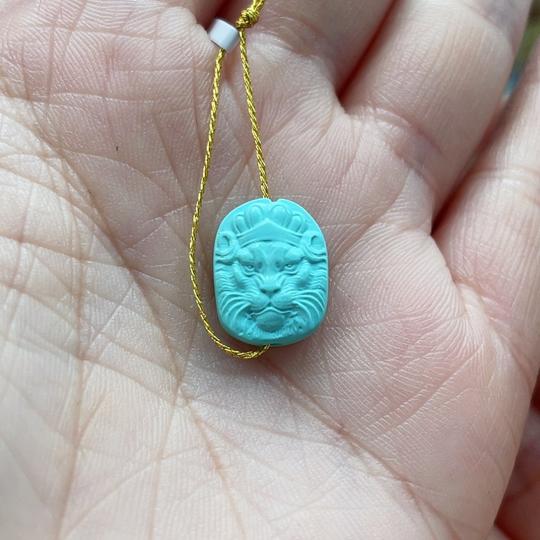 绿松石颈饰未镶嵌