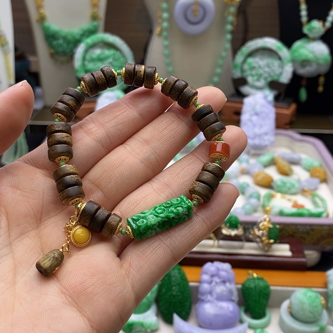 翡翠未镶嵌颈饰天然