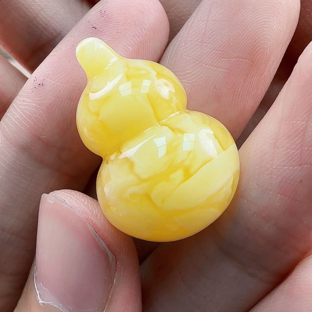 未镶嵌琥珀珠宝奇石