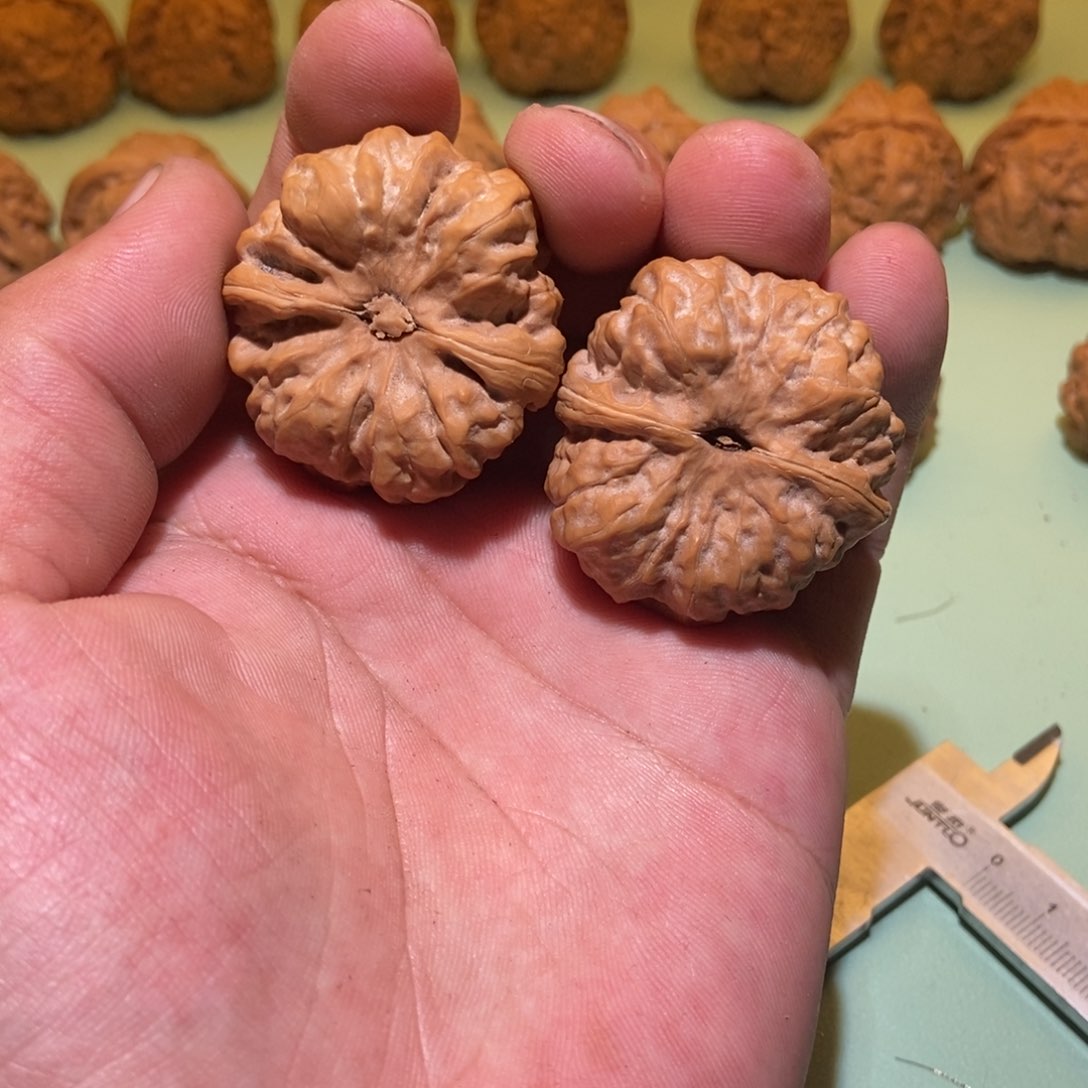 文玩核桃吊坠民*蛤蟆头39一对