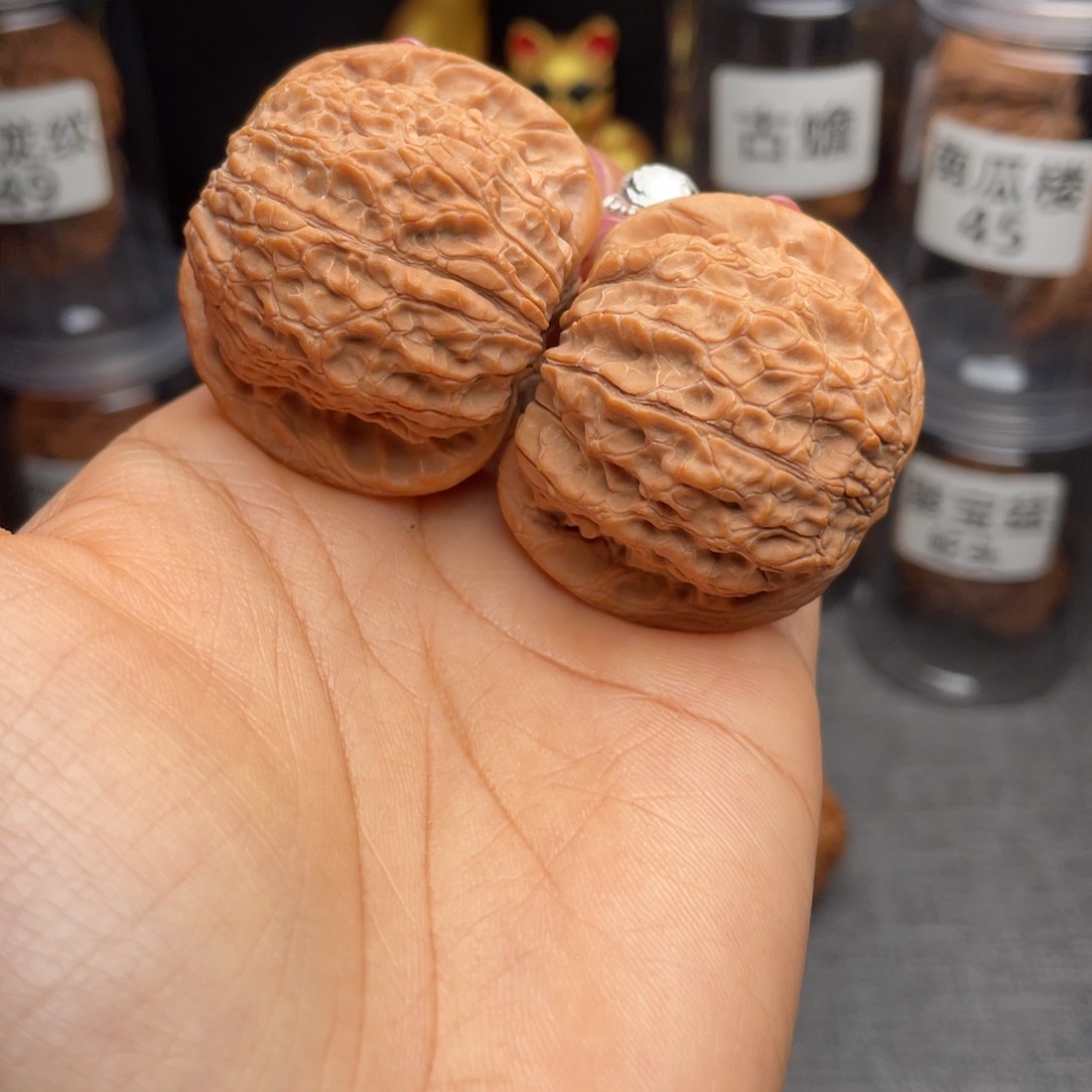 文玩核桃把件J****?血麒麟