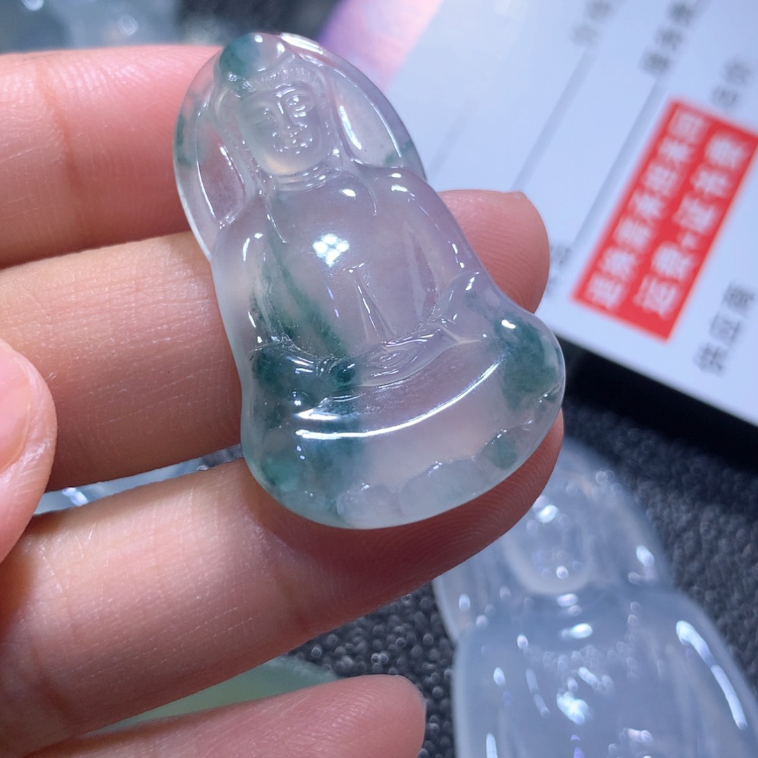 翡翠颈饰未镶嵌缅甸