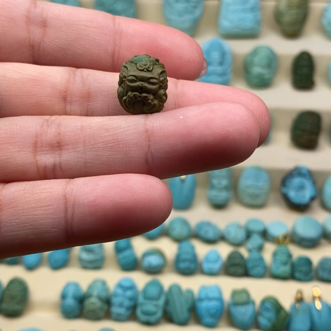 绿松石雕刻件未镶嵌