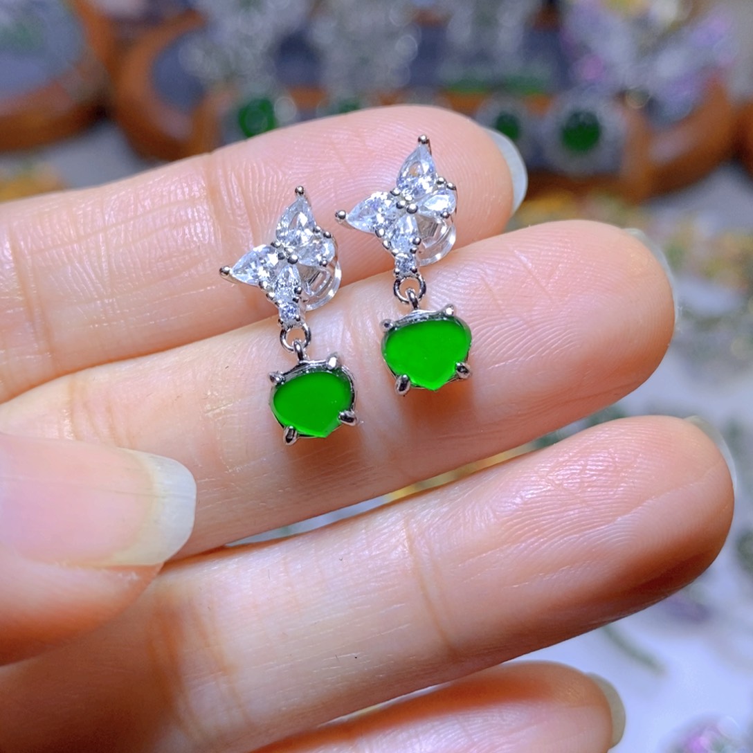 翡翠颈饰银S925镶嵌天然翡翠