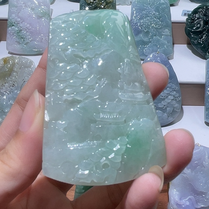 翡翠未镶嵌颈饰挂件