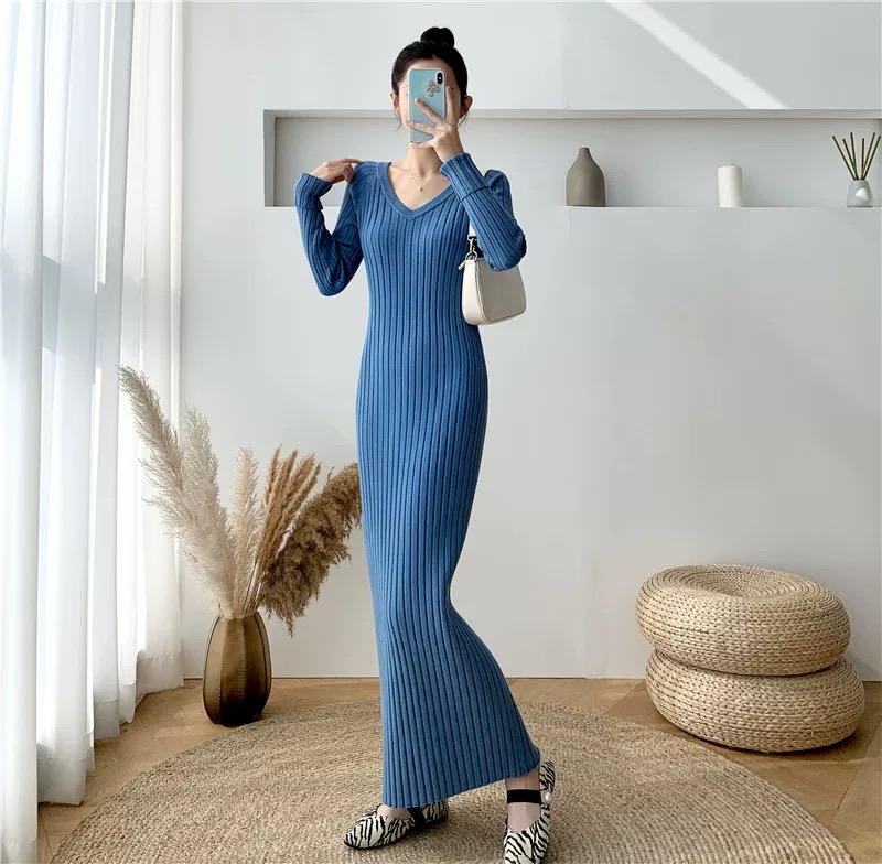 V领针织长袖长裙中长款过膝秋冬修身包臀纯色时尚连衣裙